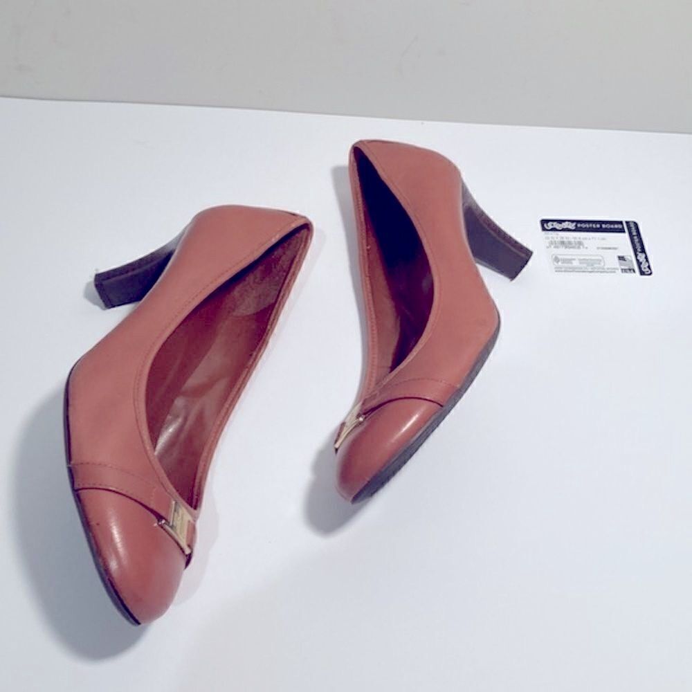 Vintage Lauren Ralph Lauren leather cappuccino colored round toe 3”pumps